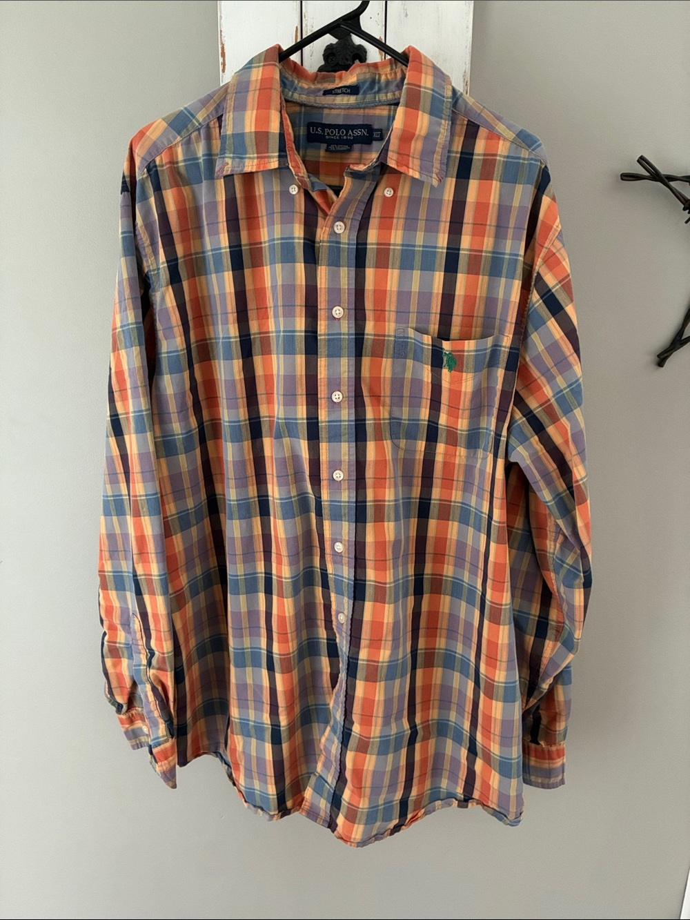 Men’s big and tall long sleeve button down shirt